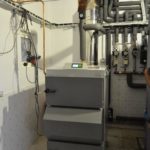 Caldera de gasificación de leña 60kw con sonda lambda, instalada con 2000 L de inercia + 1500 ACS