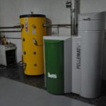 La instalación de caldera de pellet consta de caldera + depósito de inercia
