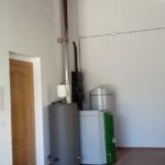 Detalle de instalación en Salas de los infantes de caldera de biomasa Okofen