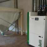 Caldera de condensación de pellets Okofen con Silo Textil para agua caliente y calefacción en vivienda unifamiliar de nueva construcción.
