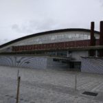 Integración arquitectónica de un edificio que alberga un silo de astilla de 150m3 y la sala de calderas con una Heizomat de 400kw