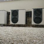 Cascada de máquinas de aerotermia waterkotte para climatización de oficinas en Burgos