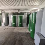 Sala de máquinas de biomasa formada por 6 calderas en cascada de okofen