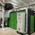 Instalación de 1500kw de potencia térmica con un total de 2 calderas de biomasa policombustible de 1000kw una y 500 la otra, en este caso se alimentan de Astilla Forestal